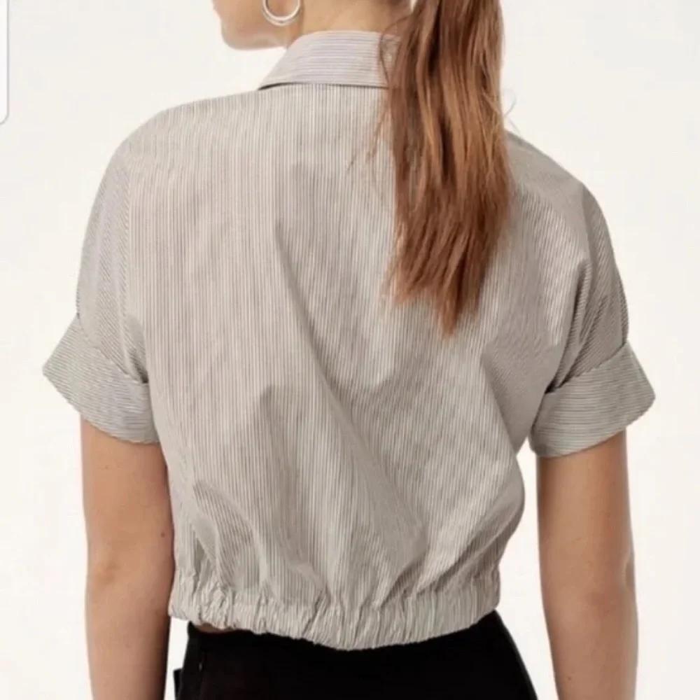 Aritzia Babaton “Ozana” Faux Wrap Striped Blouse Size Small New Without Tags! - Picture 3 of 12